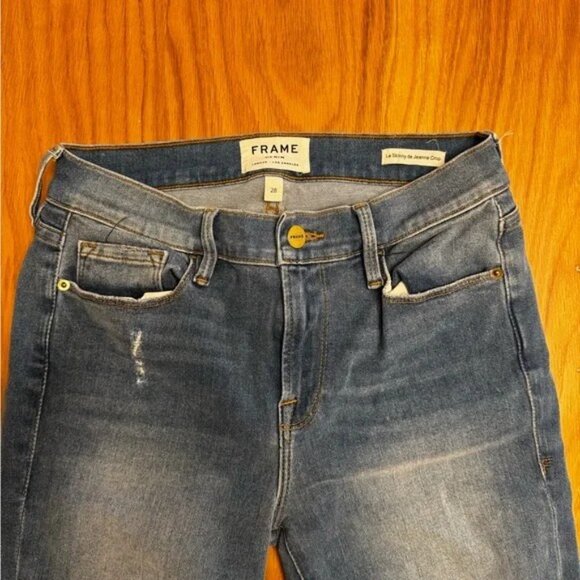 Jeans Size 28. Skinny crop fit, distressed - Picture 2 of 4